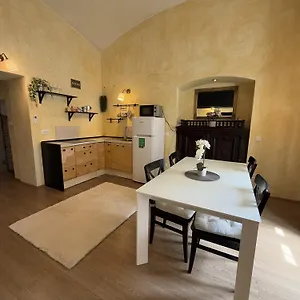 Oasis-with Parking Apartment